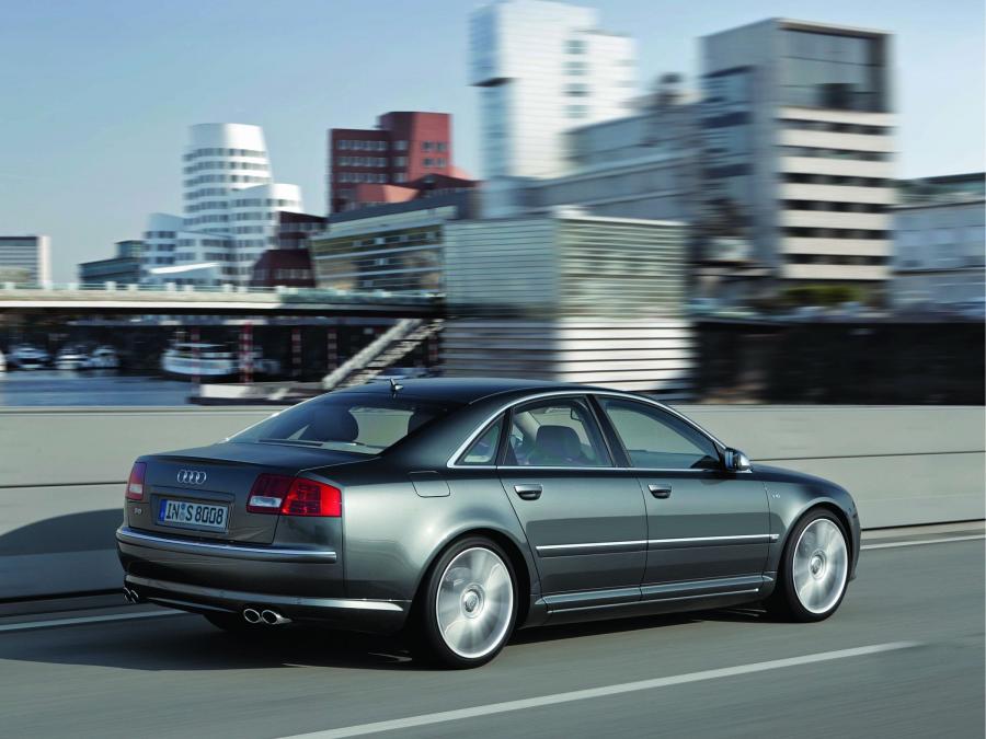  Audi S8 (D3) 2005 года  (WW) (фото 10 из 61)